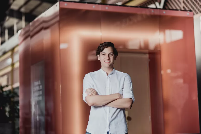 Julián Ríos, fundador de Eva