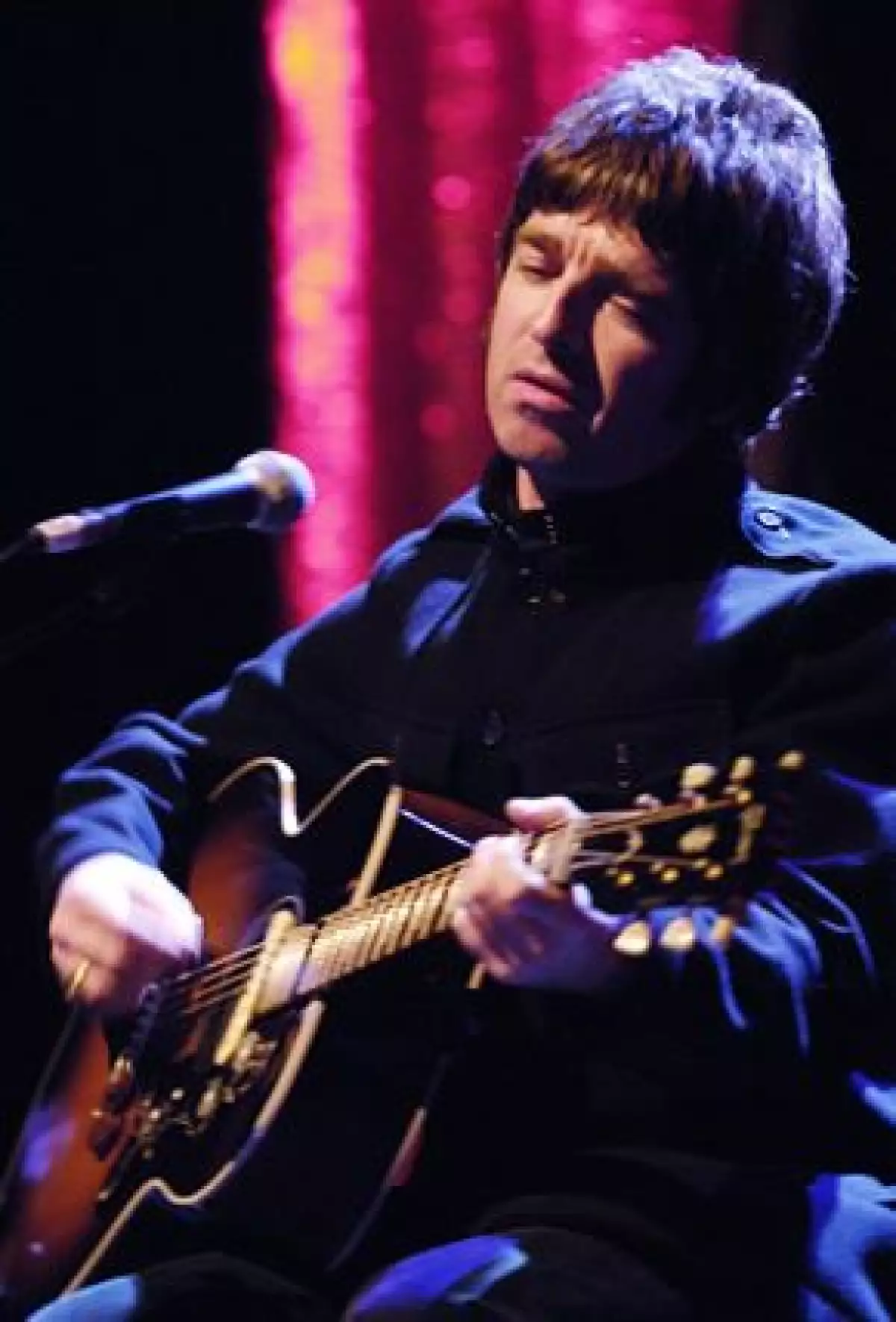 A dos días de que Noell Gallagher fuera lastimado por un espectador, cancelan concierto en Canadá.