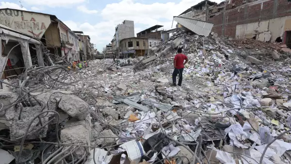 Se registran 1,1125 edificios destruidos y 829 afectados.