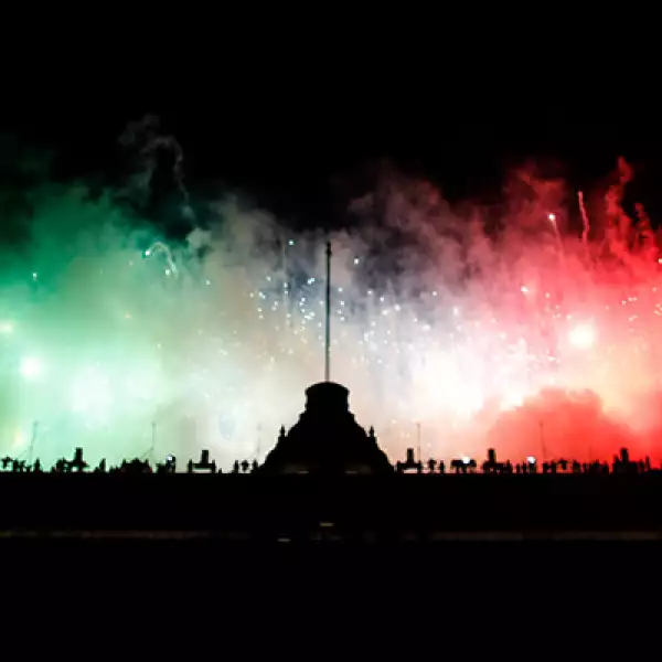 Los colores patrios exaltaron el ánimo de los connacionales.