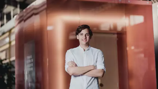 Julián Ríos, fundador de Eva