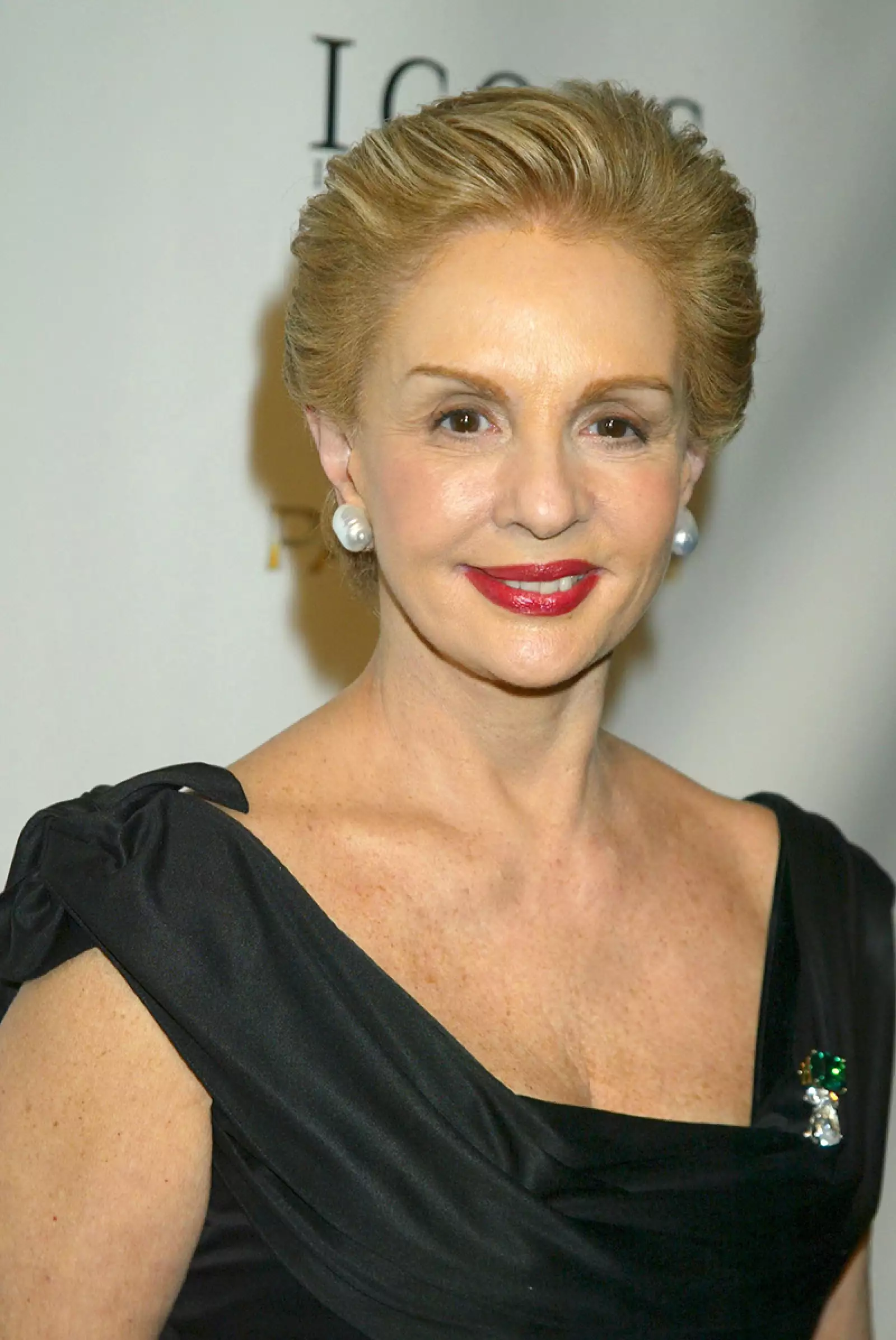 'ICONS IN BLACK AND WHITE', A TRIBUTE TO AMERICAN FASHION DESIGNERS AT THE WHITNEY MUSEUM, NEW YORK, AMERICA - 01 FEB 2006