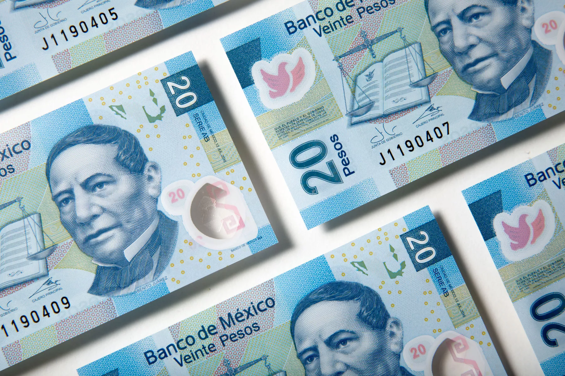 Tipo de cambio baja de 20 pesos por dólar por primera vez desde noviembre