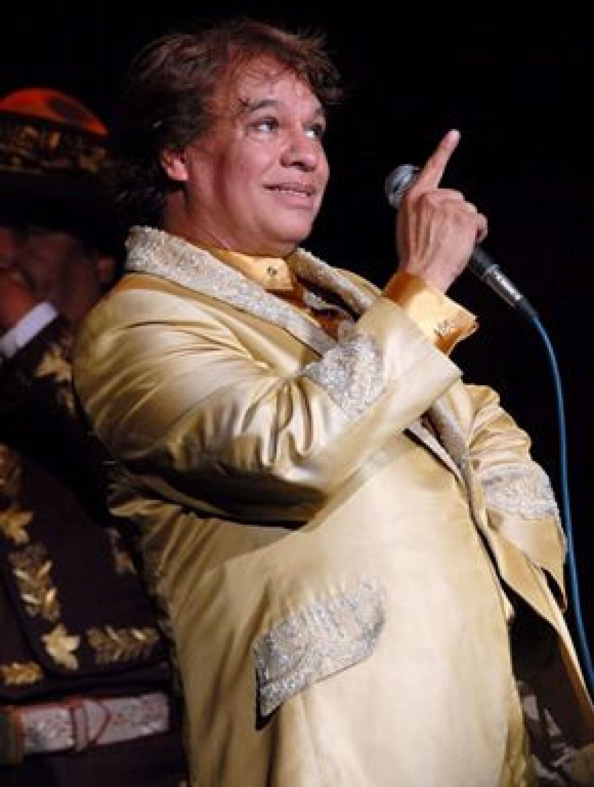 Juan Gabriel reconocido por 38 años de carrera