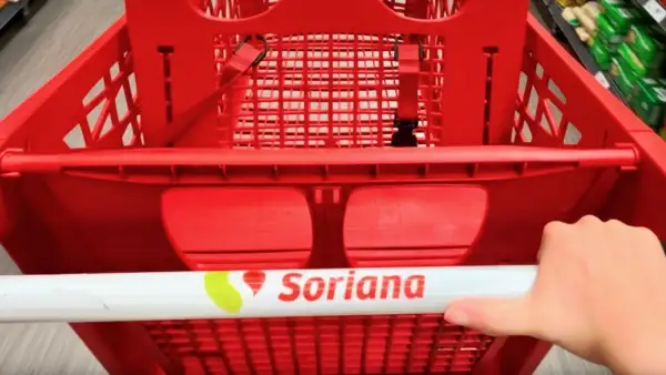Soriana bajará la cortina de 20 tiendas durante 2026 y reducirá la superficie de venta en alrededor de 60 unidades, principalmente en el formato Híper. Sin embargo, la apuesta también abre una nueva vía de ingresos: aprovechar los metros cuadrados que dejen de utilizar las tiendas para destinarlos a la renta de espacios comerciales.
