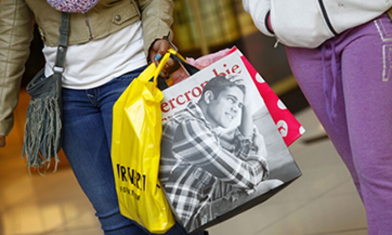 Los mejores descuentos en ropa llegan en enero. (Foto: Getty Images )