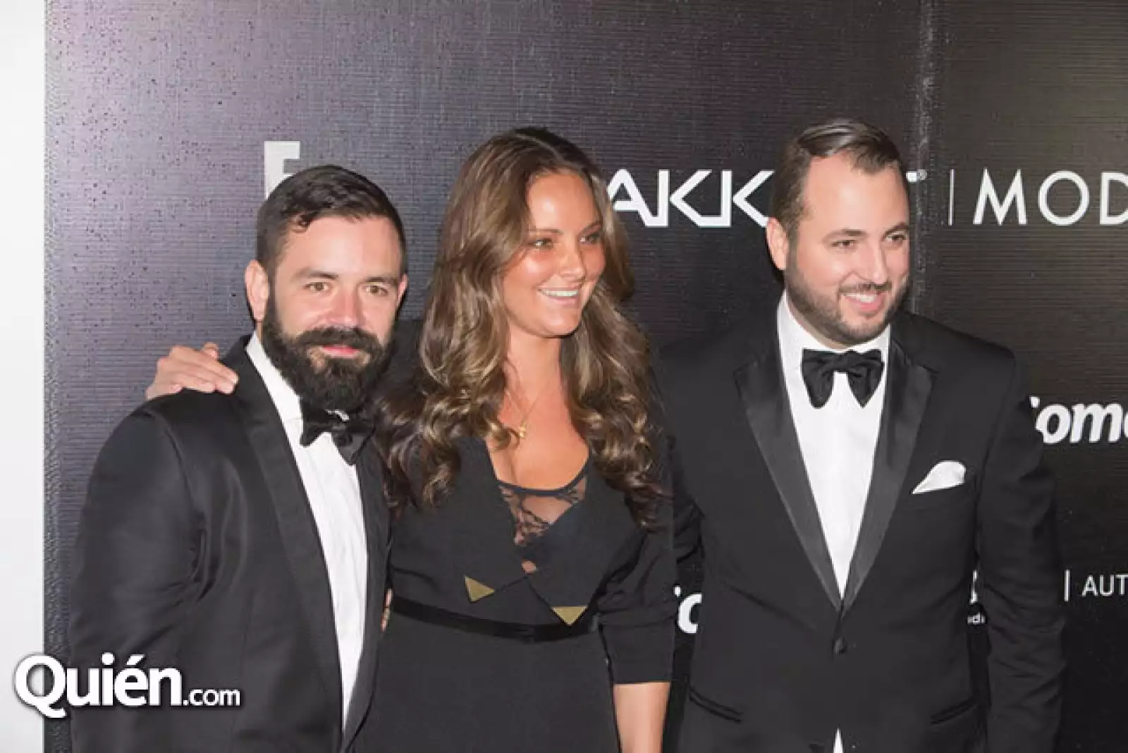 Alejandro Serratos,Alejandra Martínez,Víctor Martinez