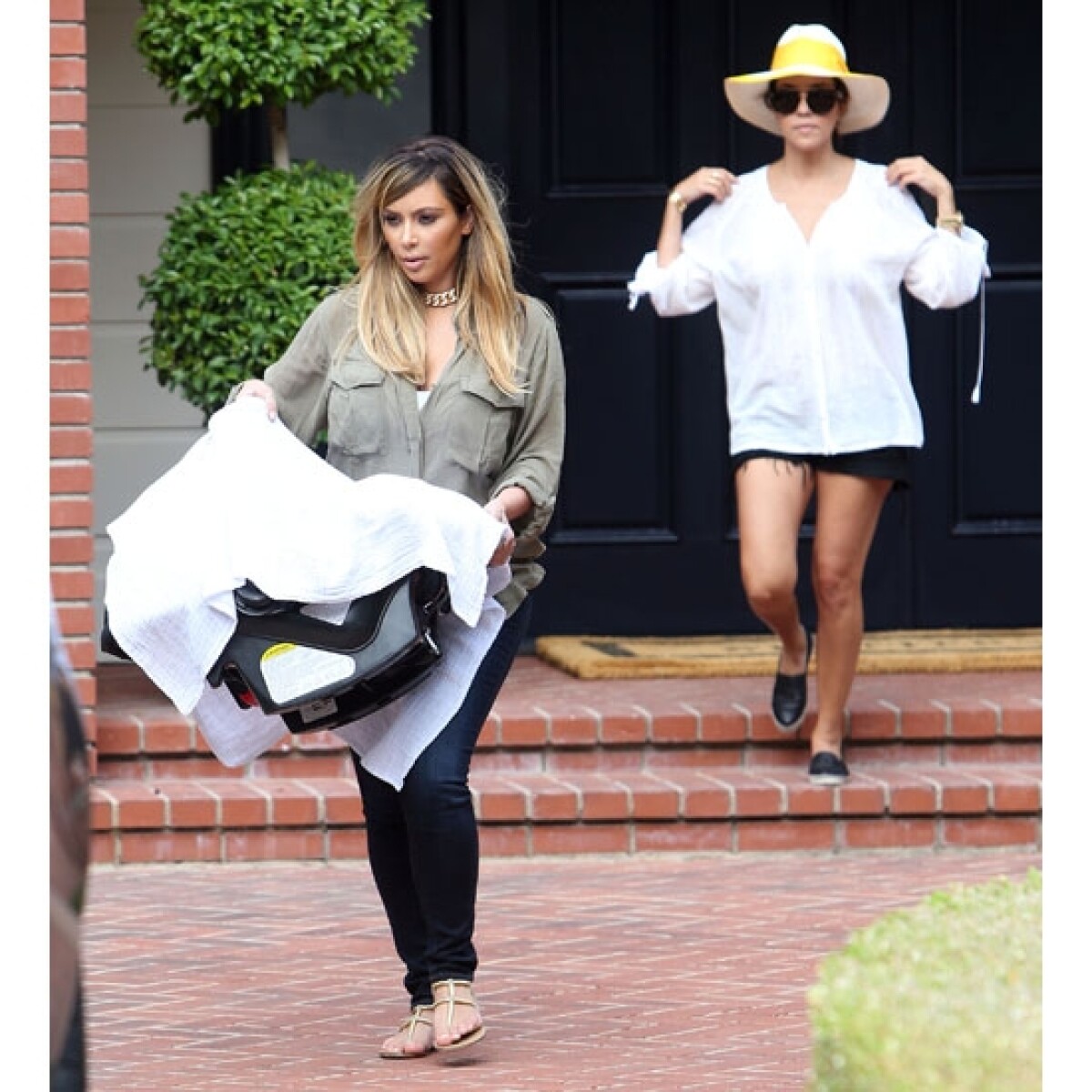 Así es, Kim Kardashian ahora es rubia