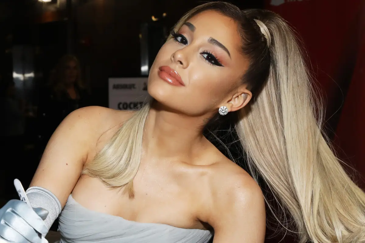 ariana-grande-tik-tok.png