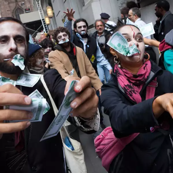 La protesta comenzó con menos de una decena de estudiantes universitarios, pero muy pronto creció hasta replicarse en otras ciudades de Estados Unidos.