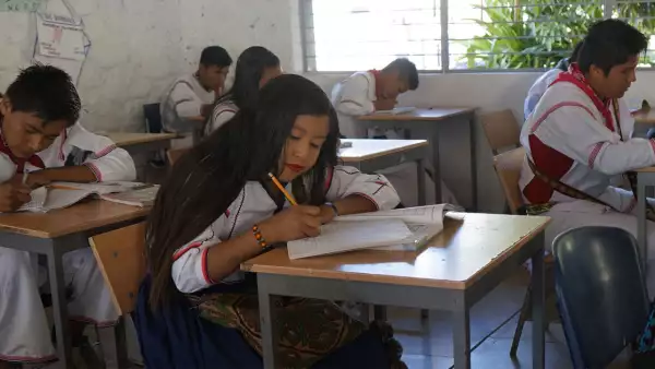¿Cómo checar mi estatus de la beca Benito Juárez 2024?