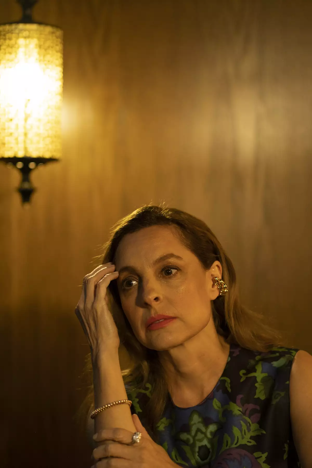 Marina de Tavira, actriz nominada al Oscar. make up por Tatiana Franco para Givenchy y peinado: Aby Uscanga.

