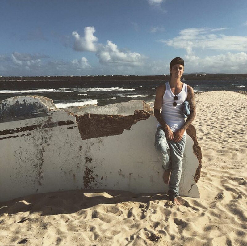Por tratar de entrar con una cerveza y quitarse la ropa interior, las autoridades de las ruinas de Tulum le pidieron al cantante retirarse con sus amigos, entre quienes estaba la modelo Hailey Baldwin