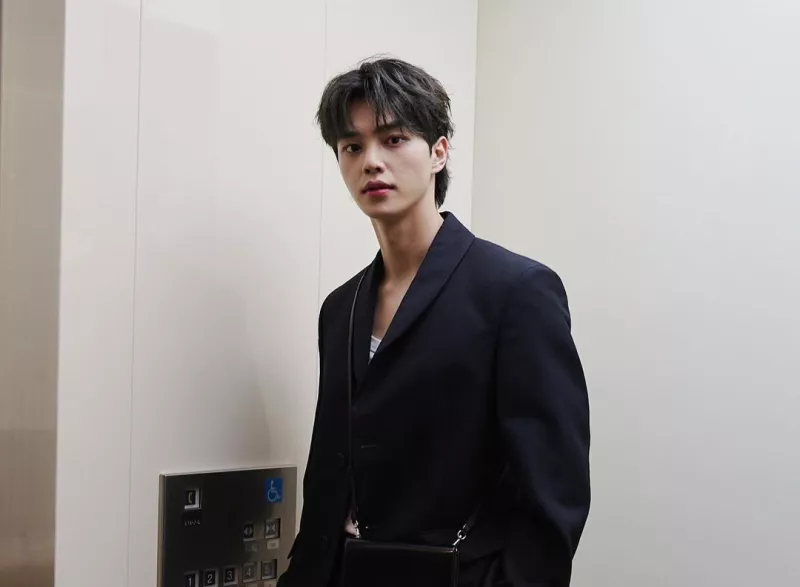 El actor surcoreano Song Kang conocido como El hijo de Netflix