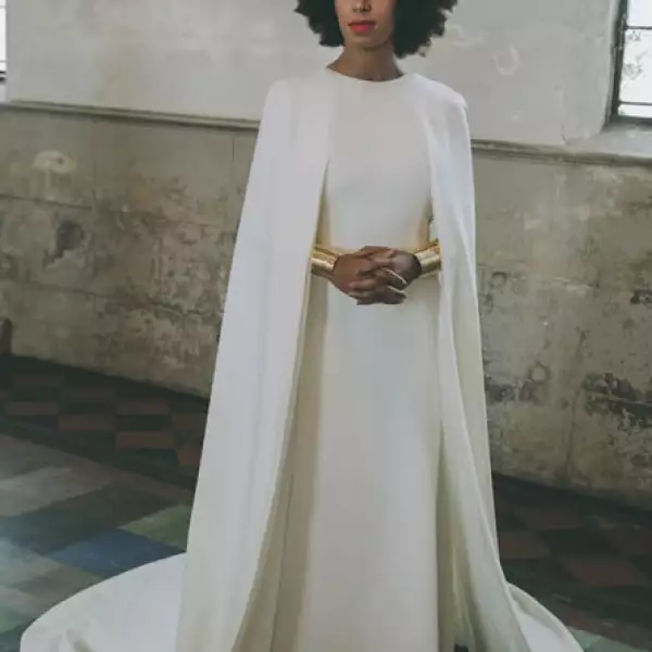Solange Knowles hizo ruido en las redes sociales con su look por Humberto Leon de Kenzo.