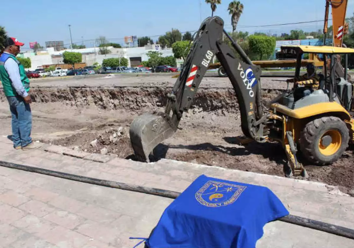 UAQ, primera piedra nuevo Centro de investigaciones