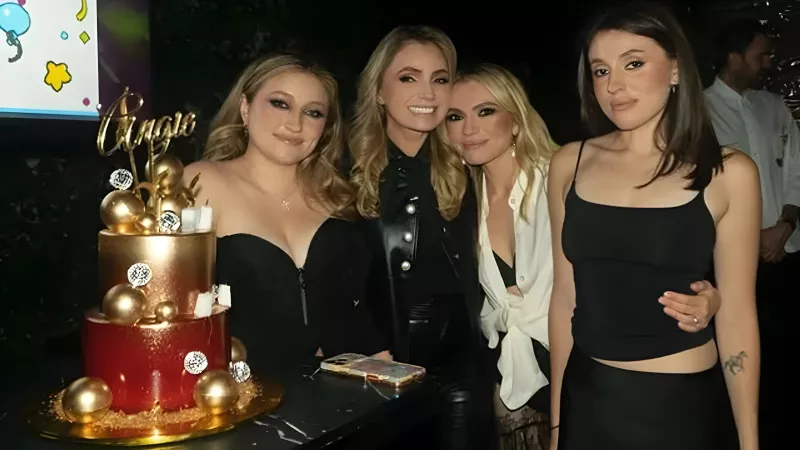 Angélica Rivera, Sofía, Fernanda y Regina Castro 