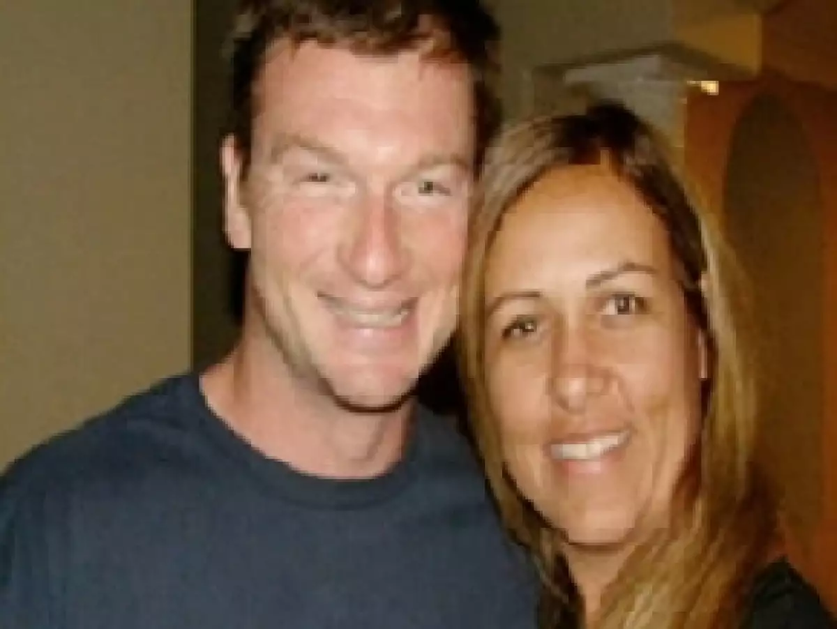 Los padres de Bruce Beresford-Redman presentaron una moción en la que su hijo solicitaba reanudar la responsabilidad paterna. La hermana de Monica, también pretendía la custodia de los niños.