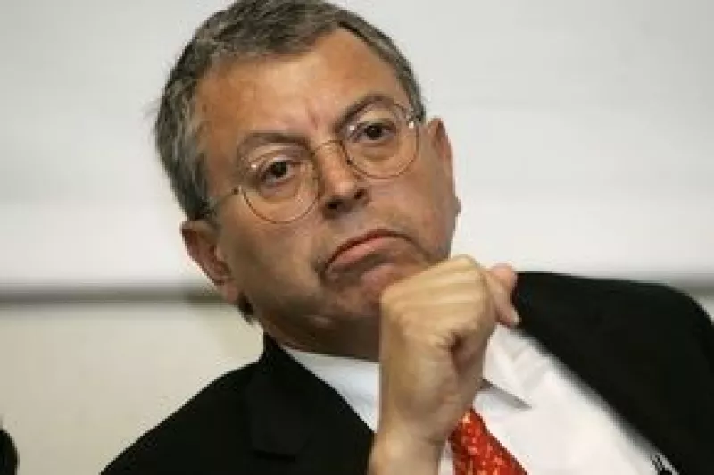 El político estuvo hospitalizado desde principio de semana enfermo de fiebre porcina y, según trascendió, estuvo agonizando.