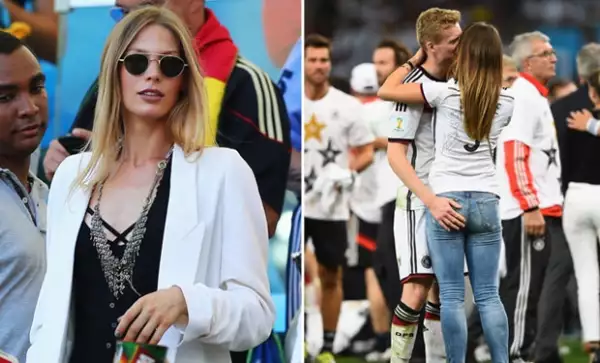 La novia de Bastian Schweinsteiger y en la siguiente imagen Andre Schuerrle más que cariñoso con su novia.