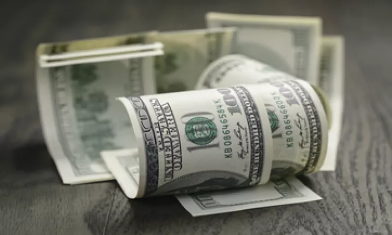 A la compra, el billete verde se ubica en 15.86 pesos. (Foto: iStock by Gettty Images)