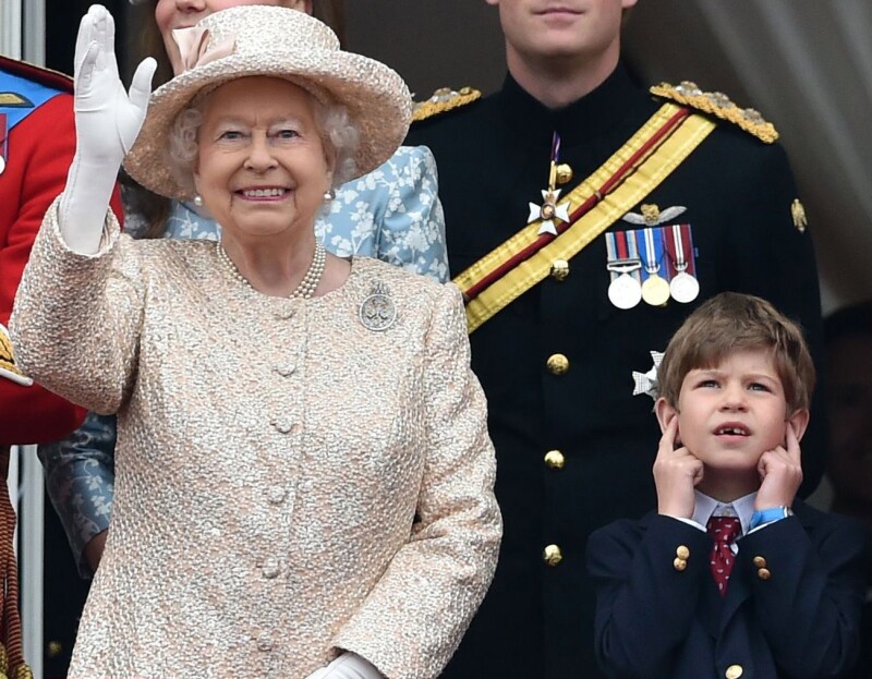 reina Isabel II u