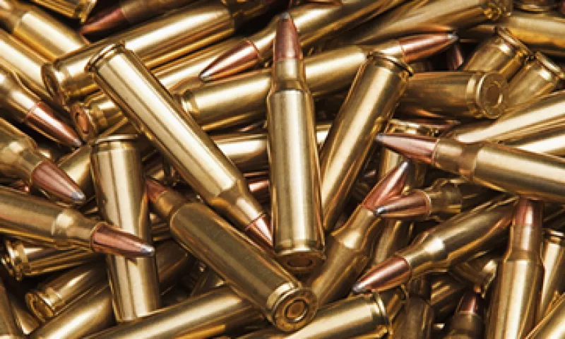 Cada vez que se anuncian mayores controles para la compra de armas, las ventas y el valor de las acciones de los fabricantes de armas suben. (Foto: Getty Images )