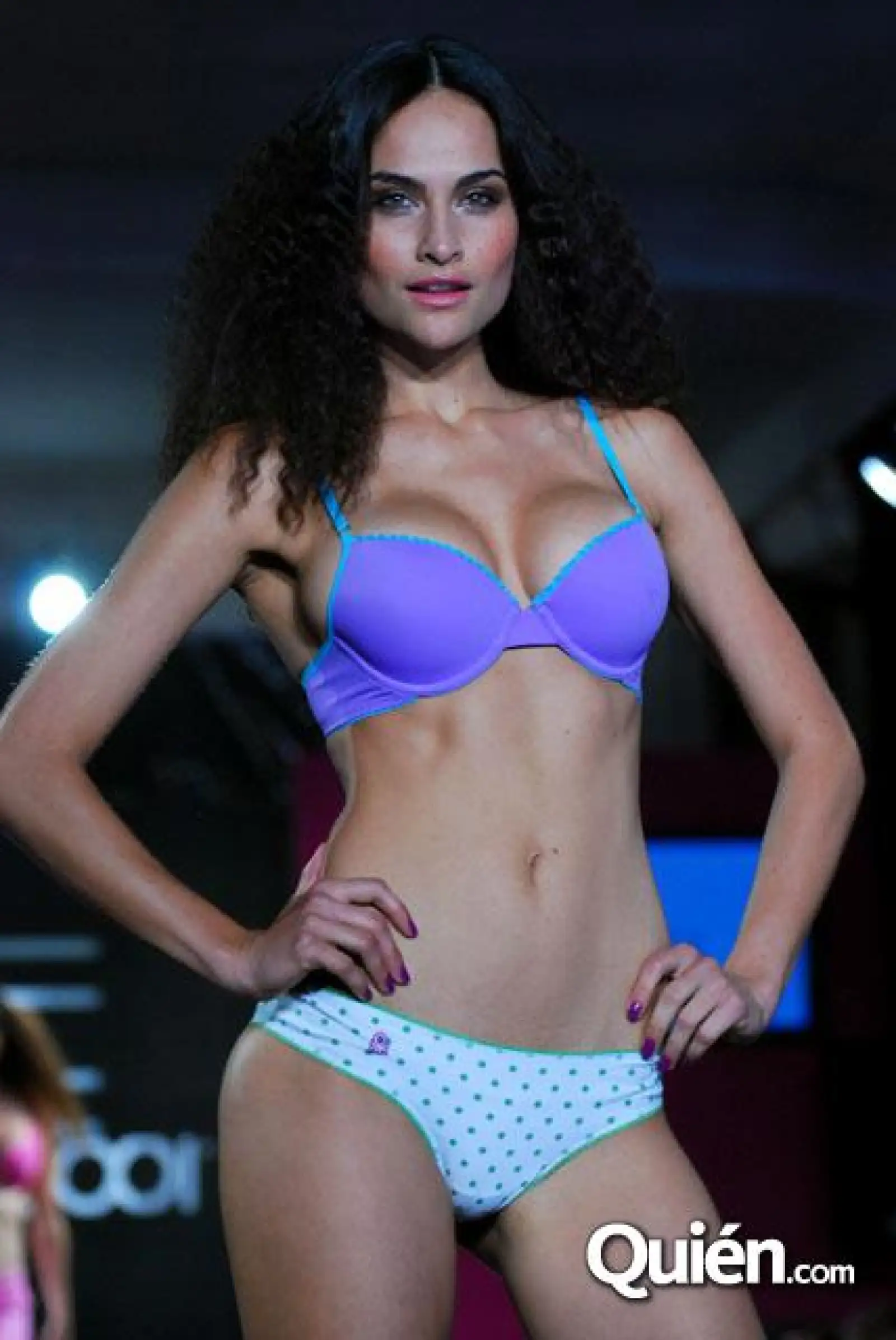 PASARELA LENCERIA LIVERPOOL