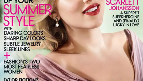 Scarlett Johansson en la edición de mayo de 2012 de la revista Vogue.