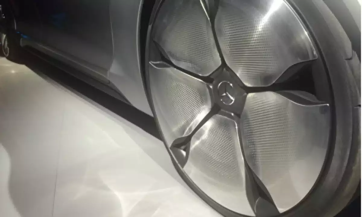 El modelo F015 es el prototipo de autos del futuro de Mercedes-Benz. (Foto: Francisco Rubio)
