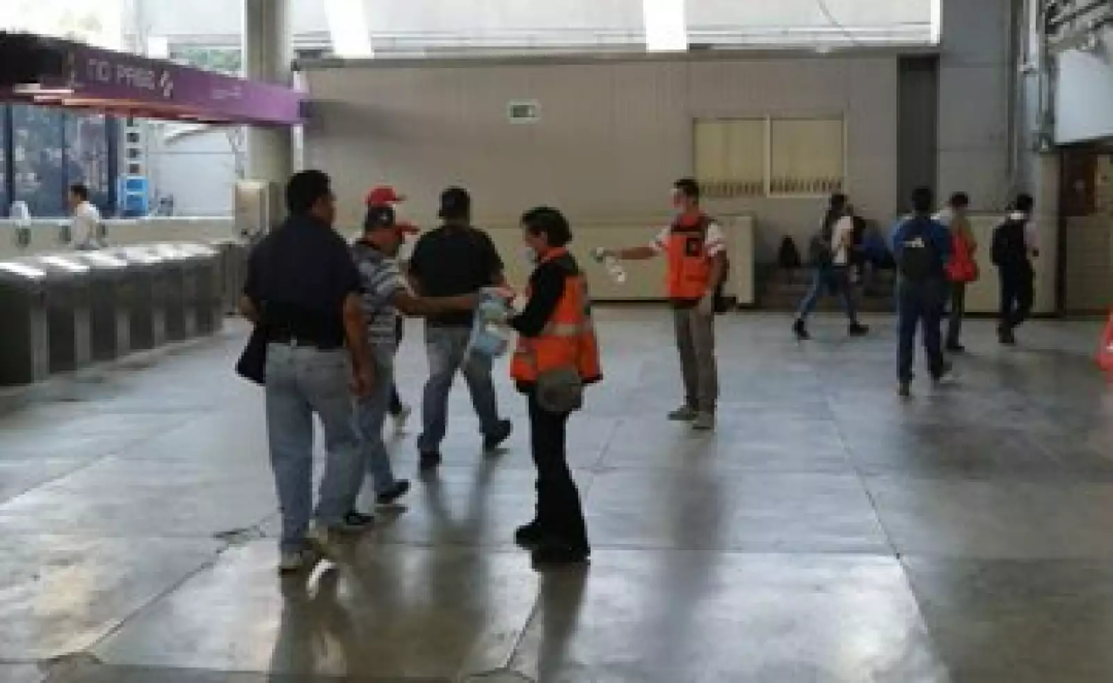 Reparto de cubrebocas