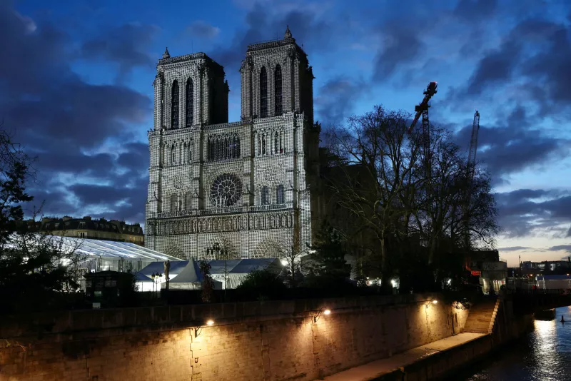 notre-dame reabre sus puertas 