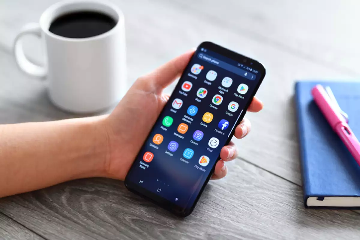 Samsung Galaxy S9 Plus smart phone