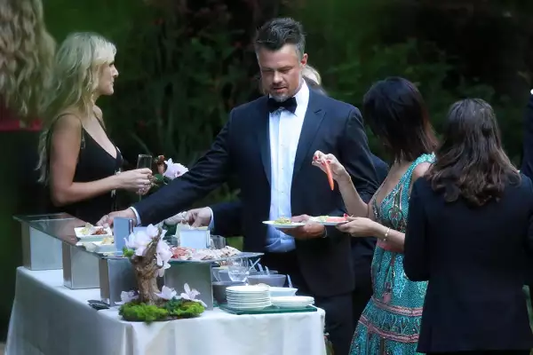 Eiza González y Josh Duhamel