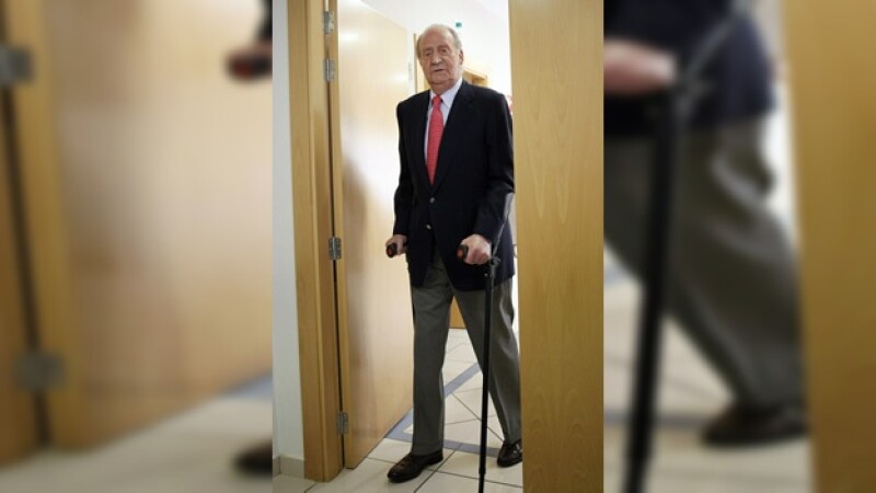 rey juan carlos de españa con bastones