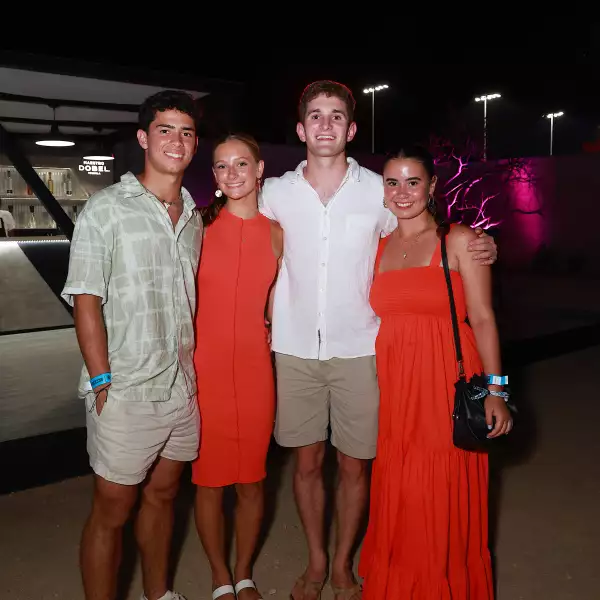 Manuel González , Ellie Parsons, Topher Bower, Ximena González