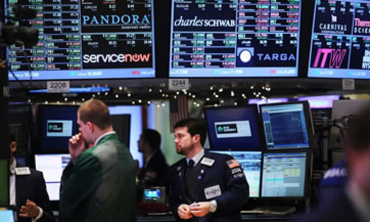 La sesión en Wall Street fue volátil debido a las declaraciones de políticos sobre las negociaciones para evitar un abismo fiscal. (Foto: Getty Images)