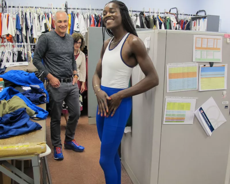 Aunque los trajes son convencionales, contarán con recubrimientos para evitar que sean contagiados por virus o bacterias durante los Olímpicos.