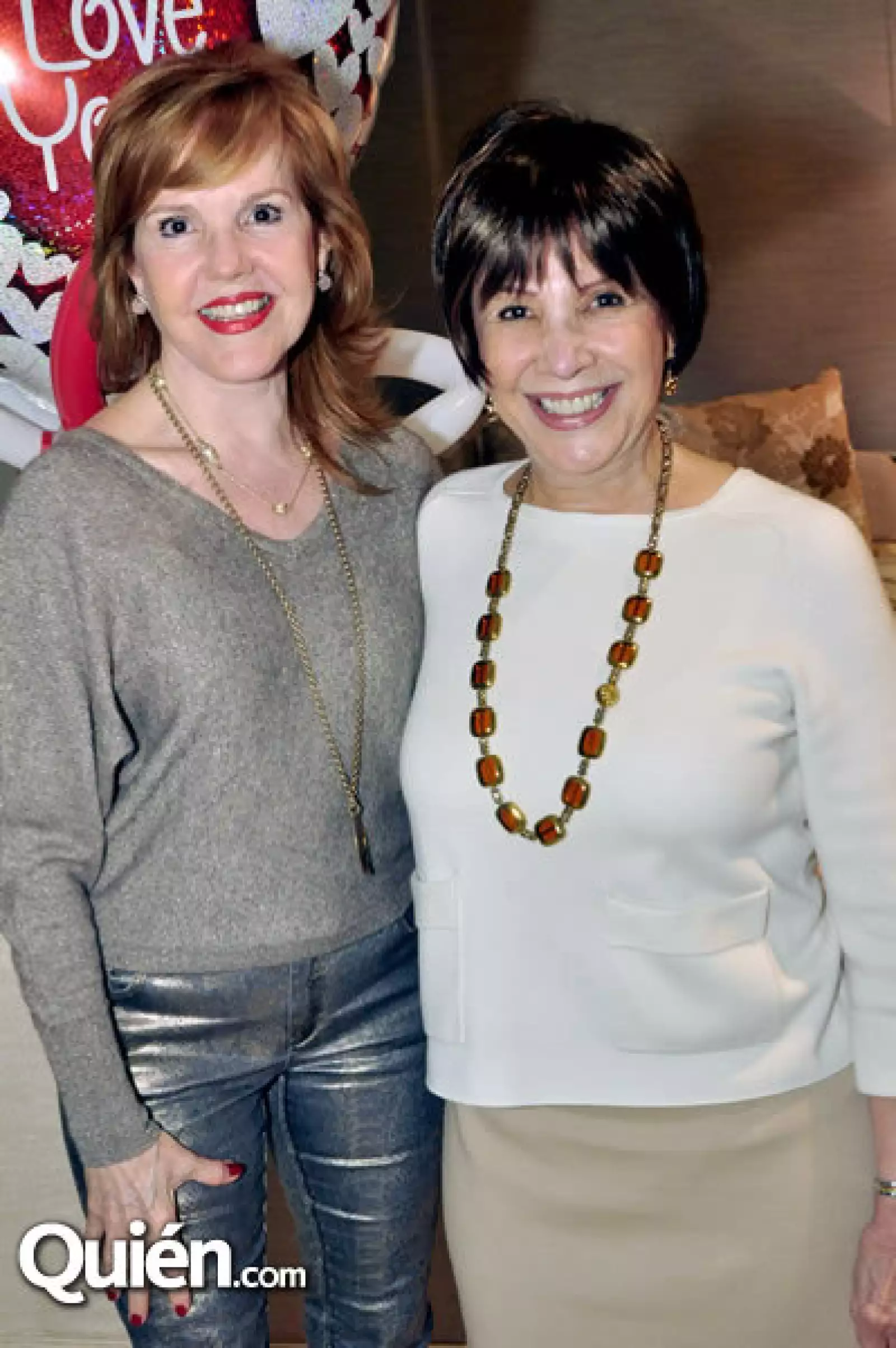 Olga de la Garza de Guerra y Gloria Gámez