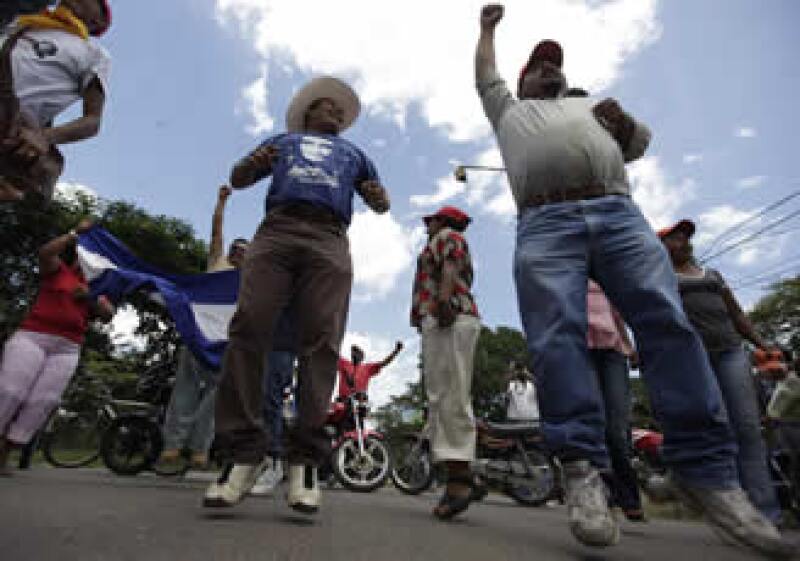Las protestas en Honduras se desataron tras la destitución del presidente depuesto Manuel Zelaya. (Foto: Reuters)