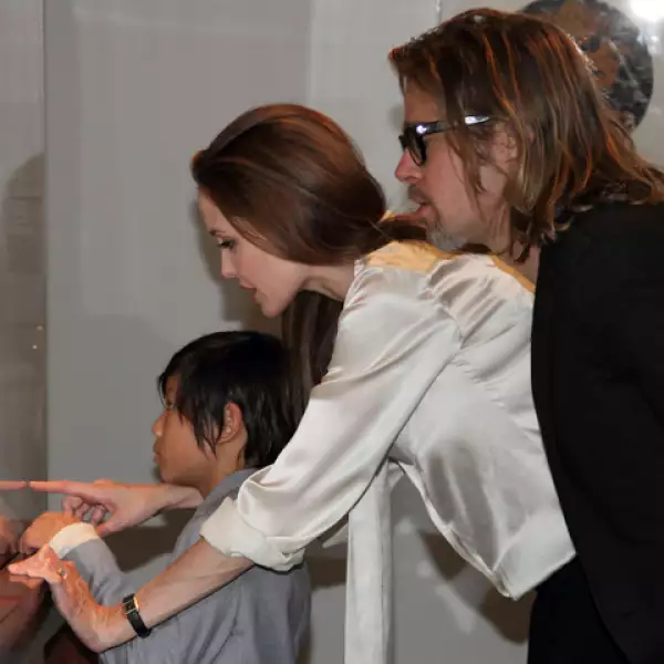 Angelina, Brad y el pequeño Pax.
