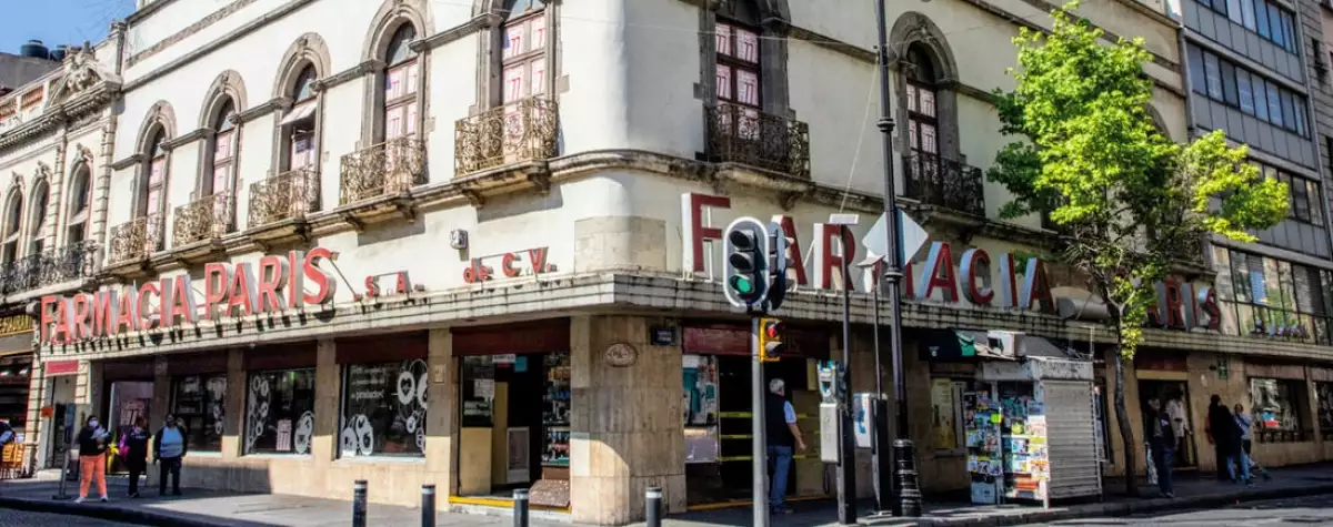 Farmacia París le entra al negocio de los faciales en el Centro de CDMX