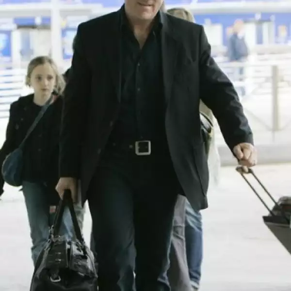 François-Henri también fue visto en el aeropuerto de Venecia con sus hijos, François, de 10 años, y Mathilde, de 8.