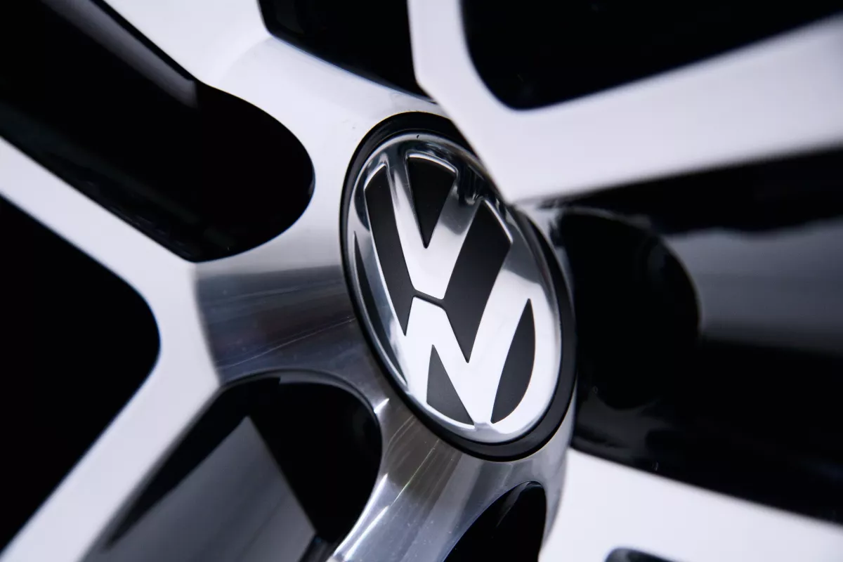 Las acciones preferentes, las ordinarias y los ADR de VW subieron el día del anuncio del cambio de nombre a Voltswagen. (iStock)