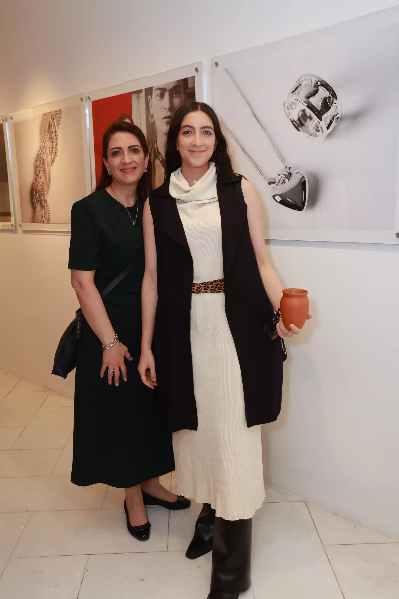 Ana Arrocha y Lorena Meouchi 