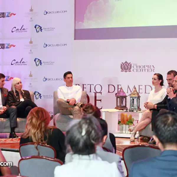 Mariana Torres,César Lozano,Carla Estrada,Ismael Cala,Claudia Lizaldi,Quique Santander,Andrés Portillo y Arap Bethke