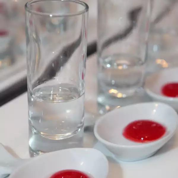 Esferas de sangrita con Tequila Don Julio Blanco