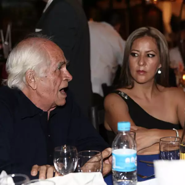 Yves Stoopen,Marisol Escalante