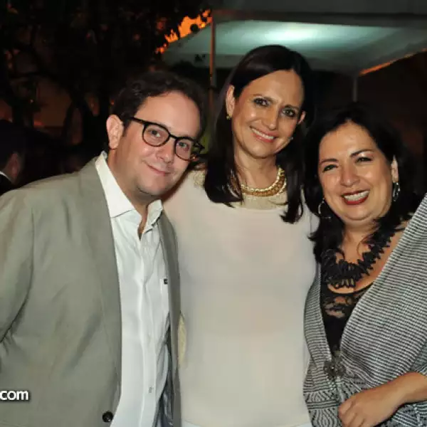 Roberto Hemuda, Josefina Barrgán y Betsabeé Romero