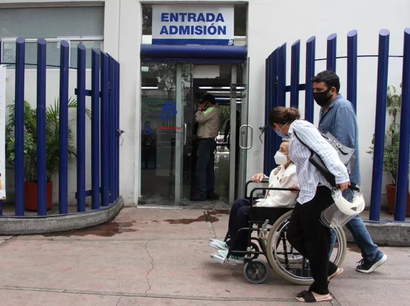 Ingresos por síntomas o casos confirmados de COVID-19, se mantienen en el INER.